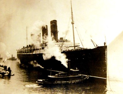RMS Lusitania arrives at New York with Chicago White Sox and New York Giants, March 6, 1914 (30239005151)