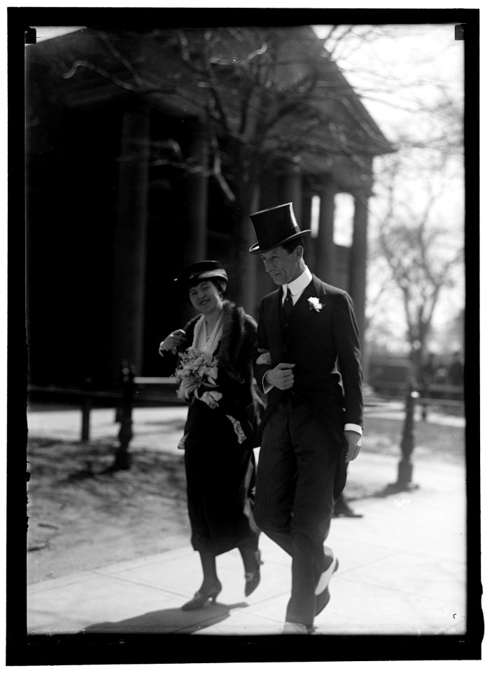 ROBERTSON, ARNOLD. BRITISH DIPLOMAT. WITH WIFE LCCN2016864227