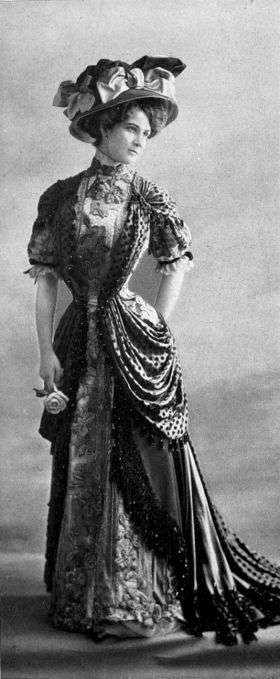 Robe de visites par Redfern 1907 cropped