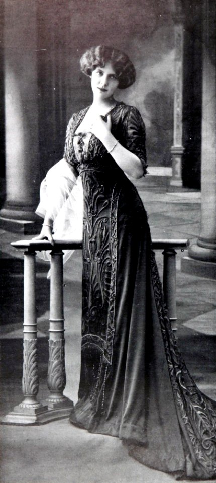 Robe du soir par Redfern 1909 2 cropped