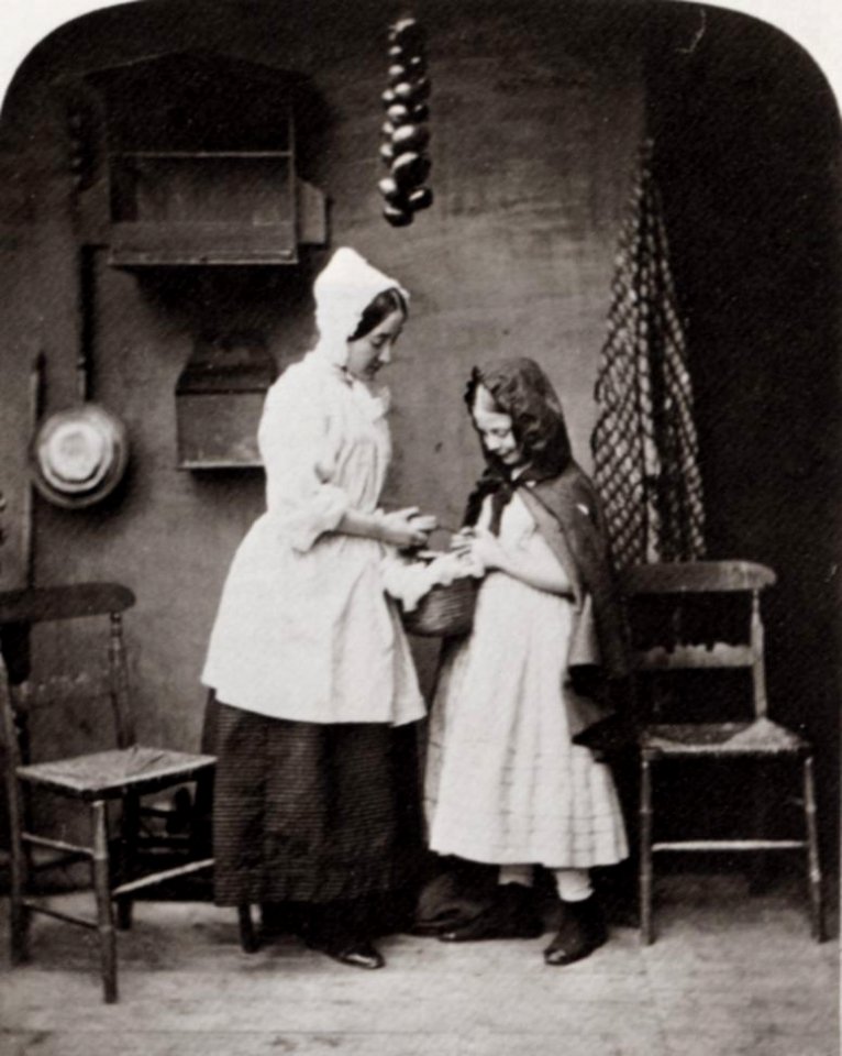 Robinson, Henry Peach - Rotkäppchen bekommt Kuchen von ihrer Mutter, um ihn zu ihrer armen Großmutter zu tragen (Zeno Fotografie)