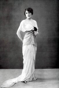 Robe du soir par Redfern 1913 cropped
