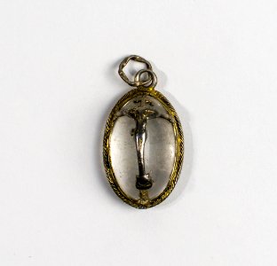 Rock crystal pendant