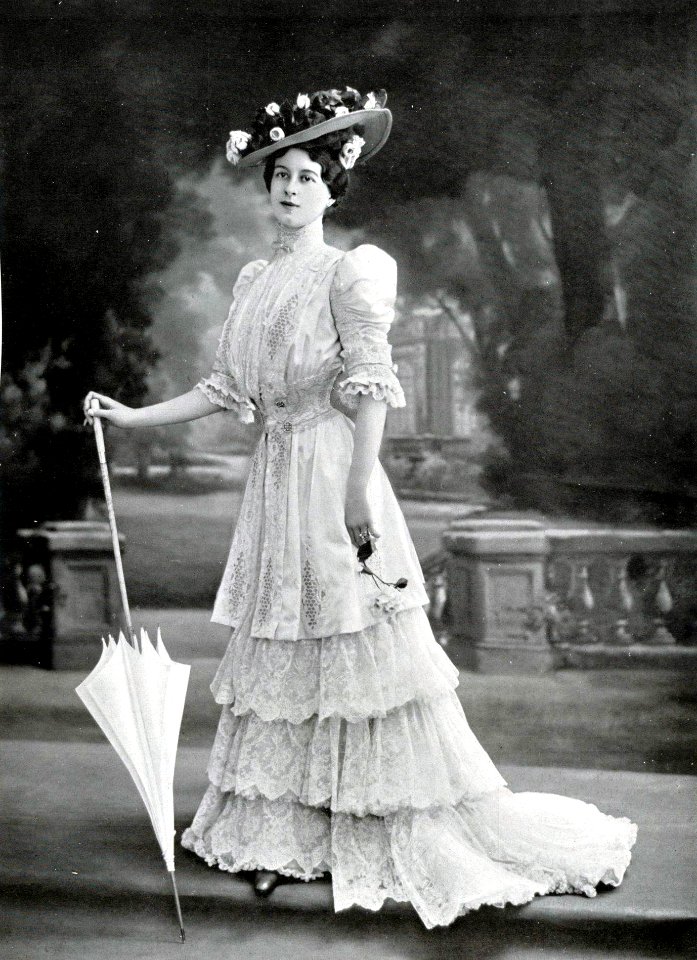 Robe d'après-midi par Redfern 1906 2 cropped