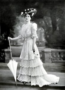Robe d'après-midi par Redfern 1906 2 cropped