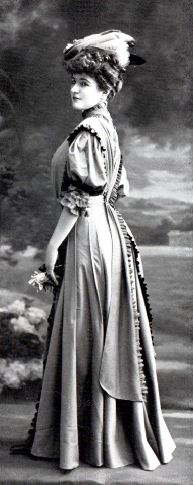 Robe d'après-midi par Redfern 1906
