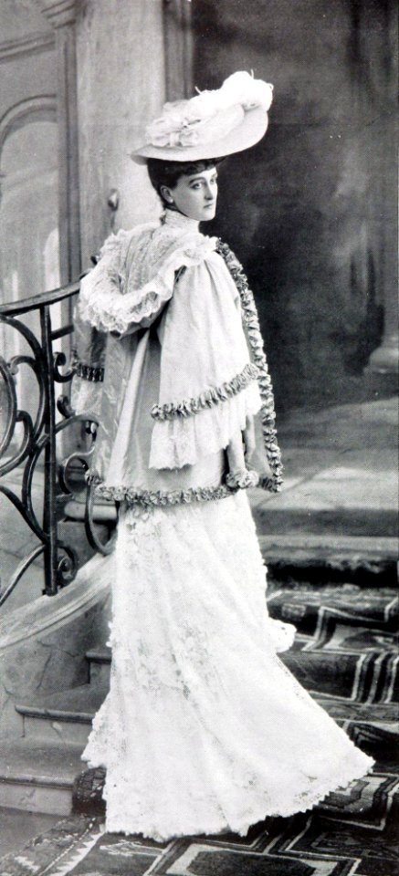 Robe de visites par Redfern 1905 cropped