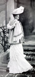 Robe de visites par Redfern 1905 cropped photo