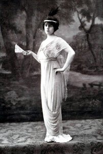 Robe du soir par Redfern 1913 3 cropped