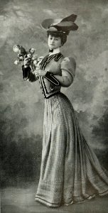 Robe tailleur par Redfern 1905 cropped photo
