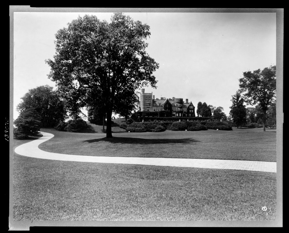 Rockwood Hall, Tarrytown, New York LCCN2010646132