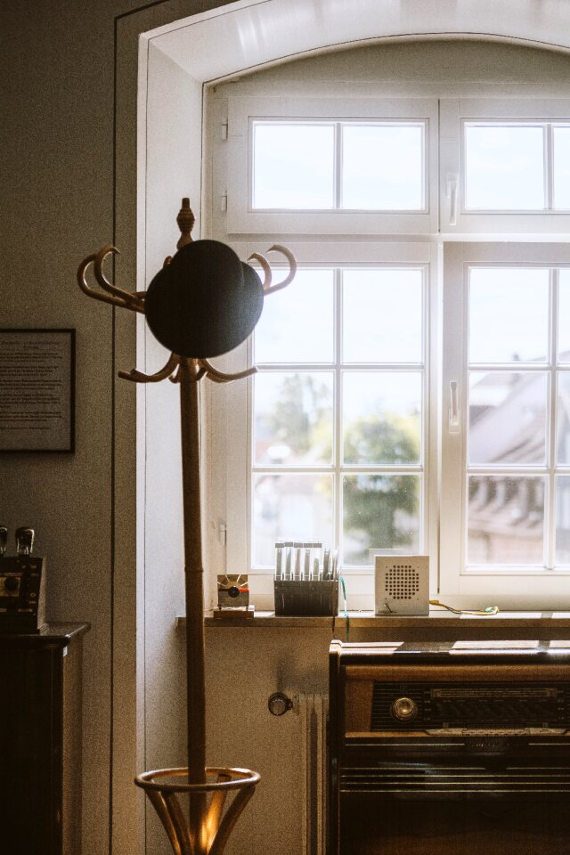 Hat classy window