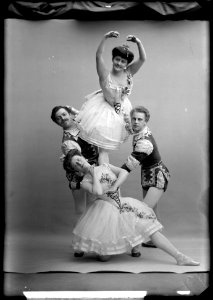 Robert Köller, Victoria Strandin, Maria Karlsson and Oscar Tropp in Judinnan at Kungliga Operan 1906 - SMV - NK044