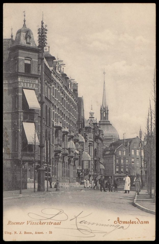 Roemer Visscherstraat vanaf de van Baerlestraat richting Tesselschadestraat met op de achtergrond de Koepelkerk aan de Stadhouderskade photo