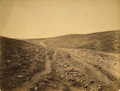 Roger Fenton - Shadow of the Valley of Death