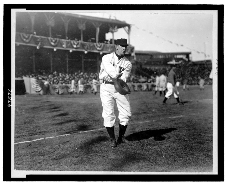 Roger Patrick Bresnahan, catcher for New York baseball team, ready to catch ball LCCN89714221