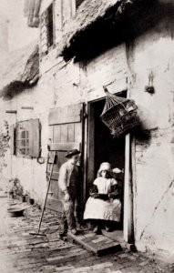Robinson, Henry Peach - Bäuerliche Szene, zwei Kinder in einer Türschwelle (Zeno Fotografie)