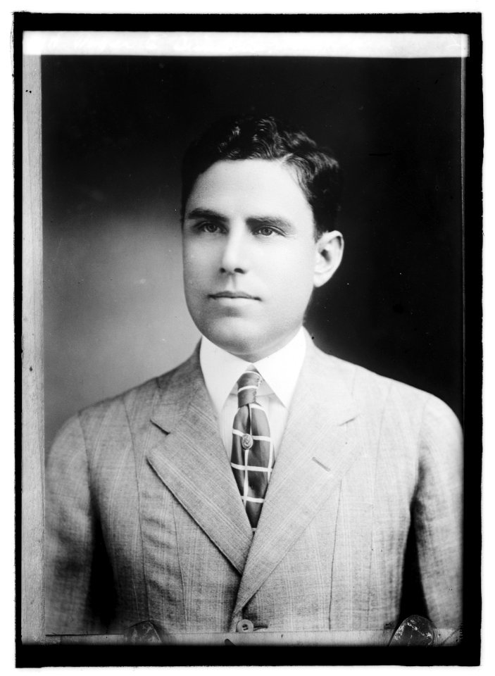 Roger E. Simmons LCCN2016821129