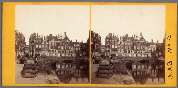 Rokin 1-5 vlnr - Beurspoortje Gezien in de richting van de Vijgendam, met links Rokin 2-10 vrnl en rechts het Beurspo 010007000114