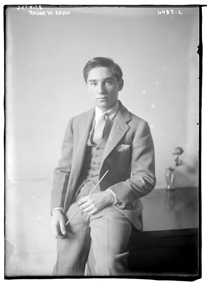 Roger W. Kahn LCCN2014718996