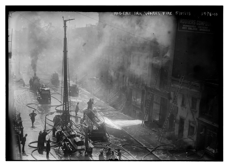 Rogers Ink Works fire, 5-15-15 LCCN2014699032
