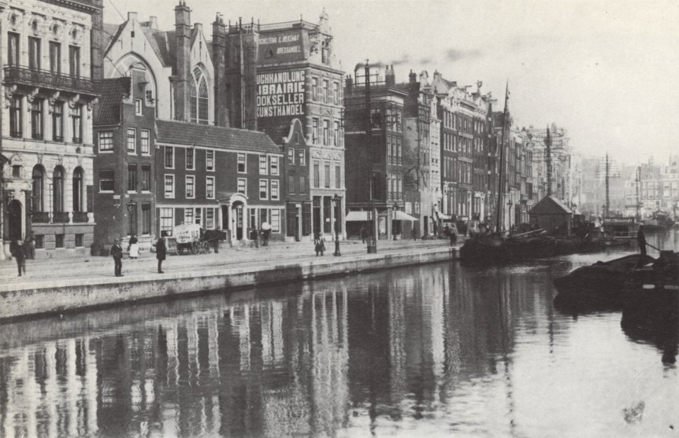 Rokin richting Dam met Niewezijds Kapel