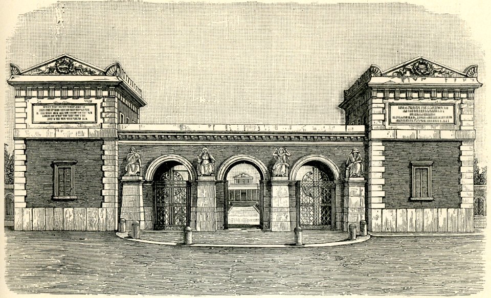 Roma ingresso del Cimitero di Campo Verano