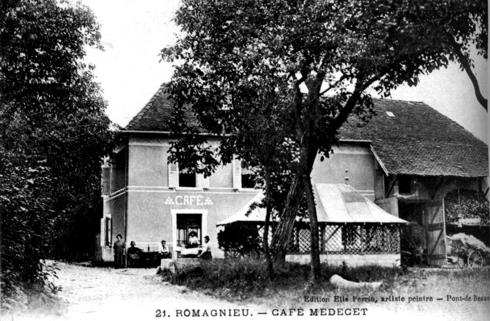 Romagnieu, café Medecet, 1906, p178 de L'Isère les 533 communes - Edition Elie Perrin, artiste peintre à Pont-de-Beauvoisin