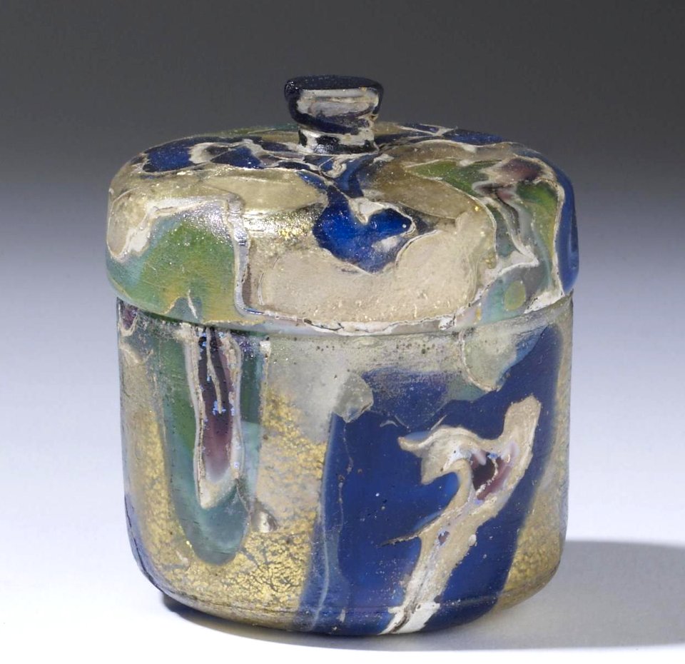 Roman - Pyxis - Walters 4776 - View A (cropped)