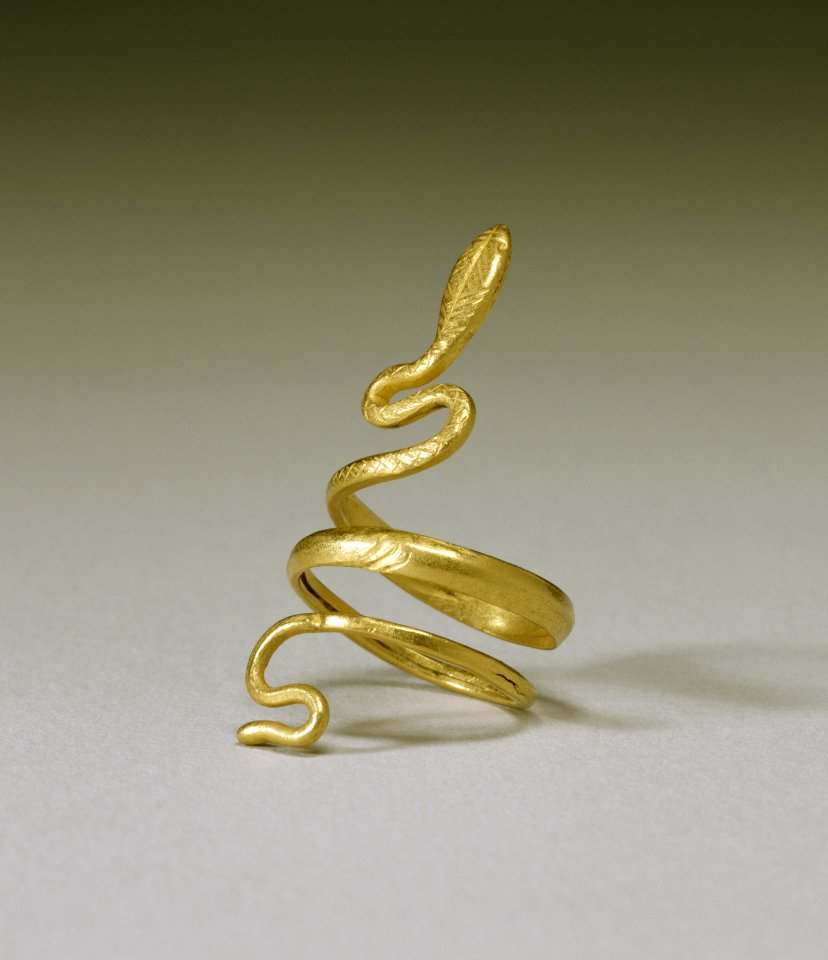 Roman - Roman Snake Ring - Walters 572163 - Three Quarter