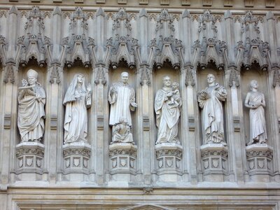Westminster cathedral statuary