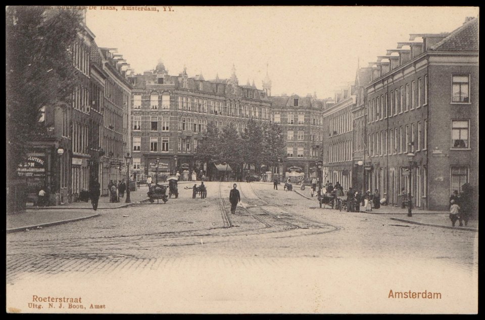 Roetersstraat hoek Sarphatistraat met links de Nieuwe Achtergracht en geheel links de Valckenierstraat, Afb PBKD00185000003