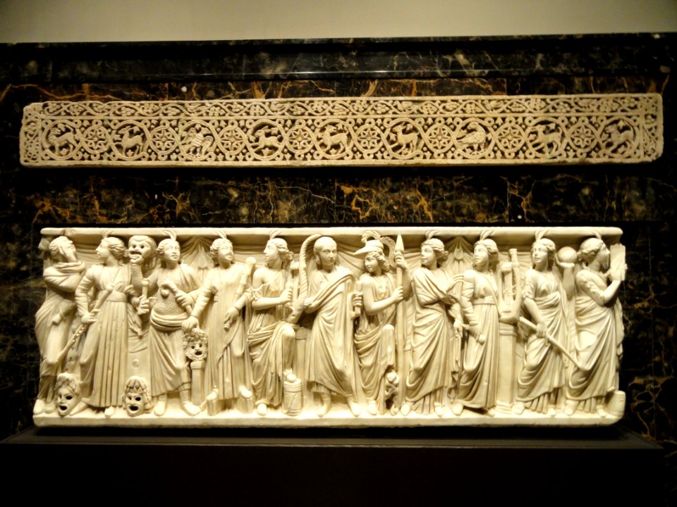 Roman sarcophagus, Rome, 240-260 CE - Nelson-Atkins Museum of Art - DSC08218