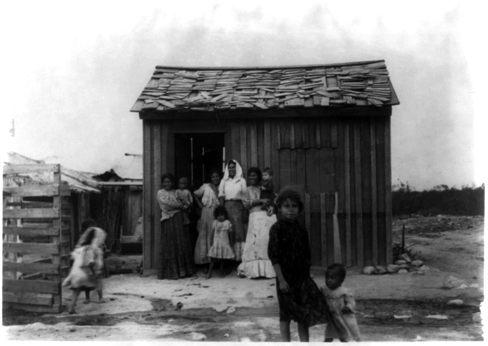 Rodriguez, Mexico - May 8, 1912 - Mexican family and one room house LCCN2002709511