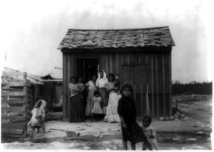Rodriguez, Mexico - May 8, 1912 - Mexican family and one room house LCCN2002709511