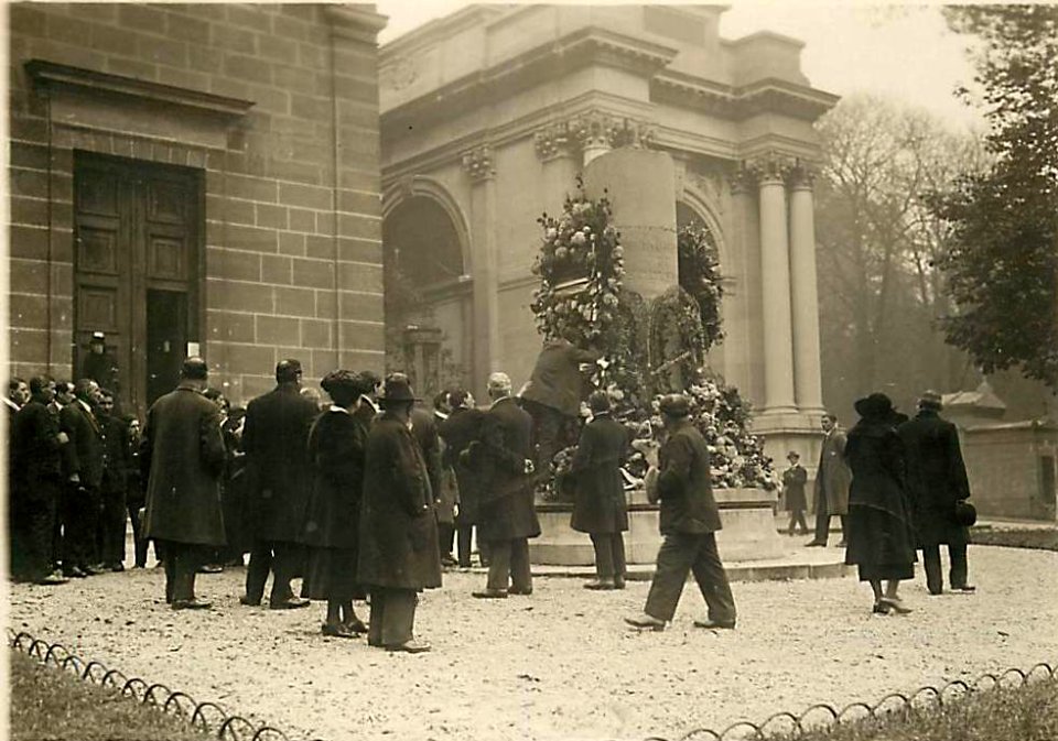 Rol - Monument du souvenir du Père-Lachaise