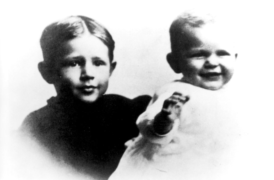 Ronald Reagan and Neil Reagan in Tampico, Illinois