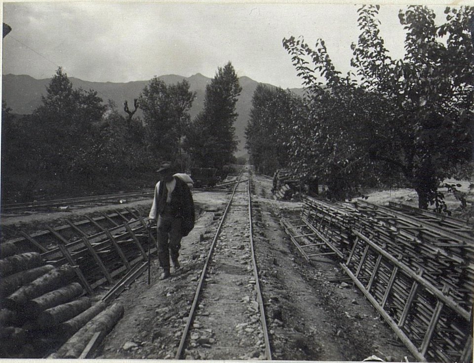 Rollbahnstrecke Abzweigung 14-15 km. (BildID 15672919)