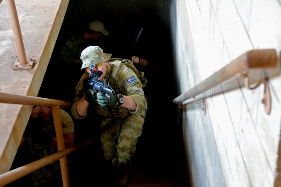 Room clearing exercises, RIMPAC 2014 140703-N-TM257-156