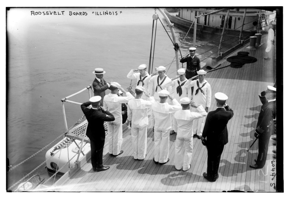 Roosevelt (Theodore Roosevelt Jr.) boards ILLINOIS LCCN2014716408