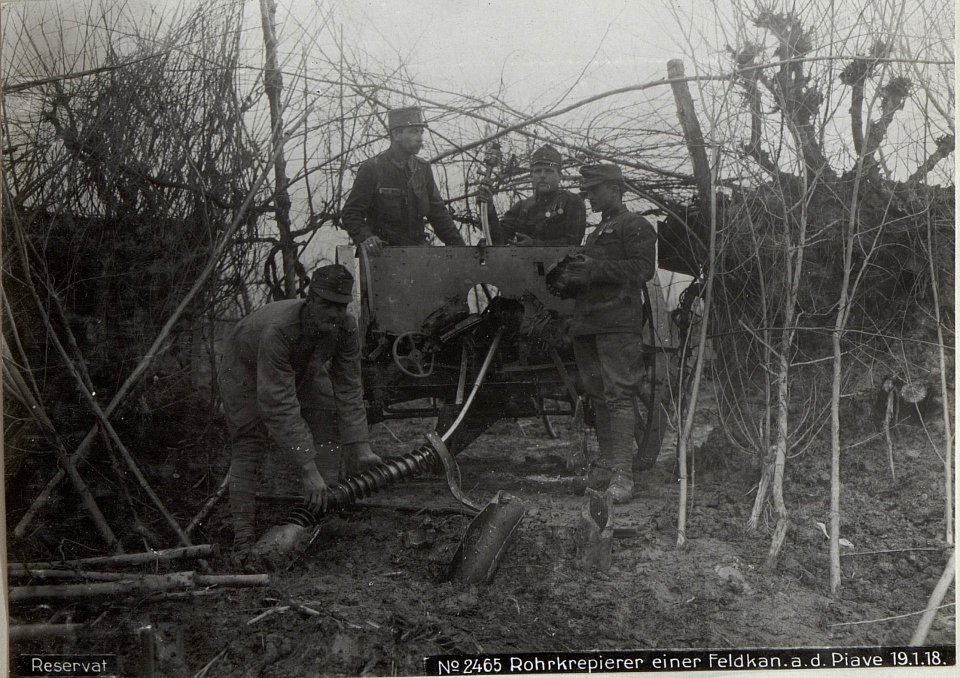 Rohrkrepierer einer Feldkan.a.d. Piave 19.1.18. (BildID 15614488)