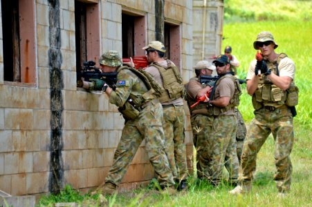 Room clearing exercises, RIMPAC 2014 140703-N-TM257-287