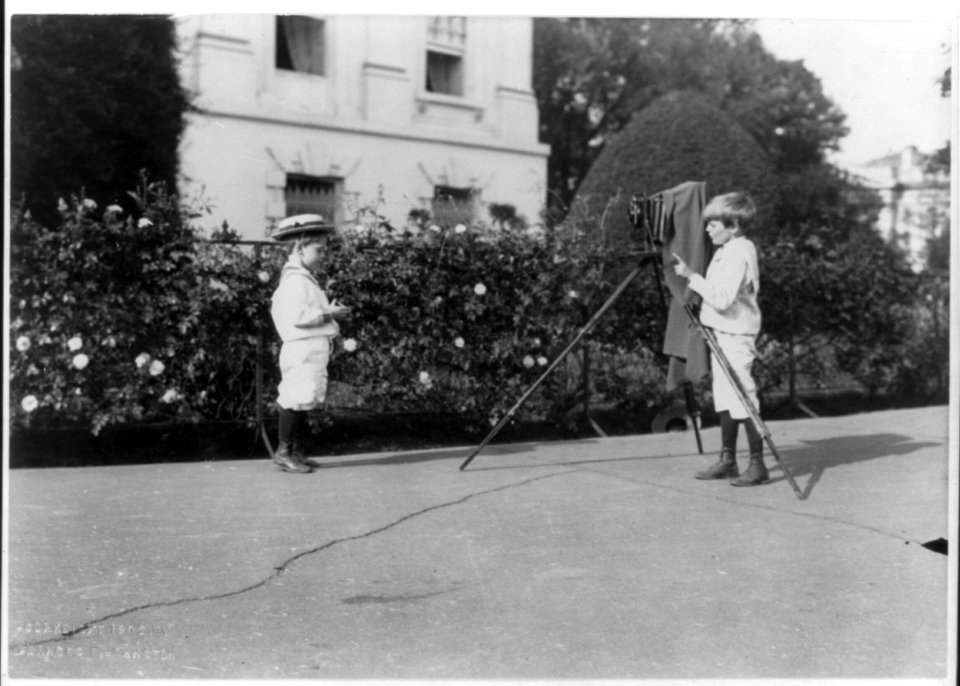 Roosevelt children - Archie photographing Quentin LCCN2001704077