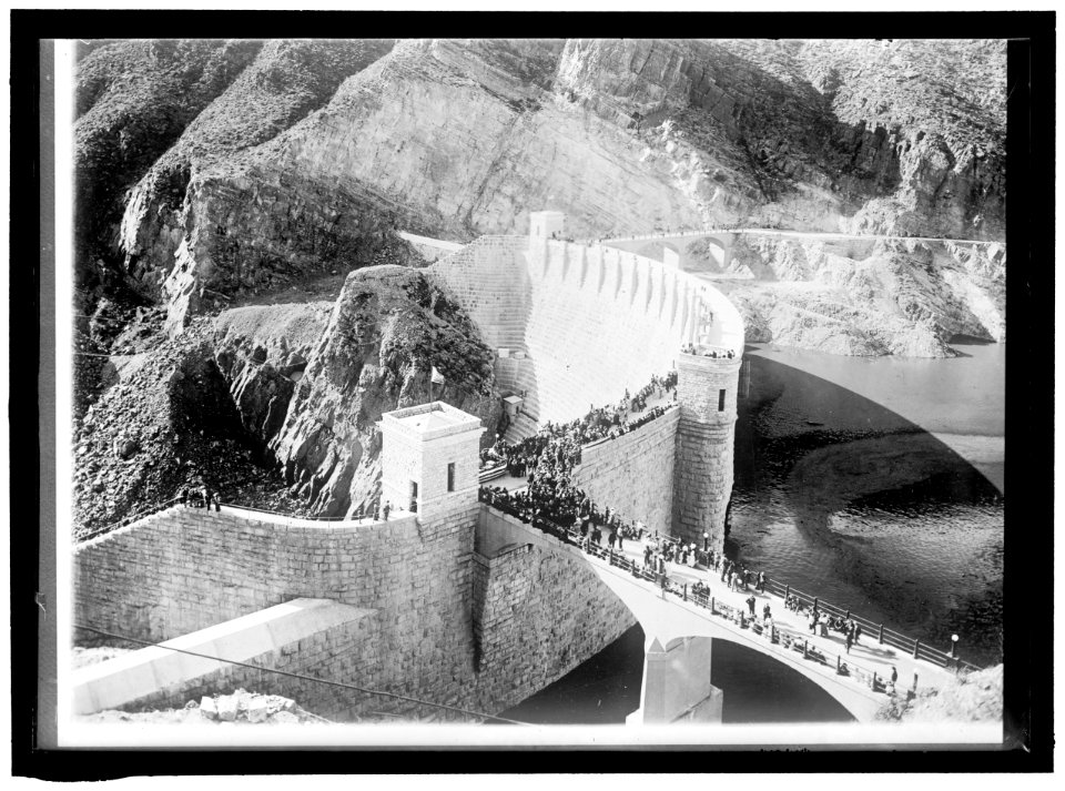 ROOSEVELT DAM, ARIZONA. SALT RIVER PROJECT OF BUREAU OF RECLAMATION. DEDICATION SCENE LCCN2016865093
