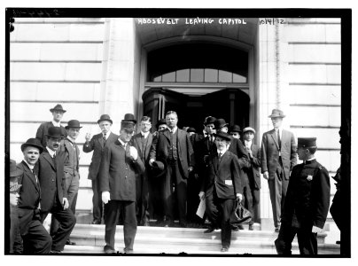 Roosevelt leaving Capitol LCCN2014690804