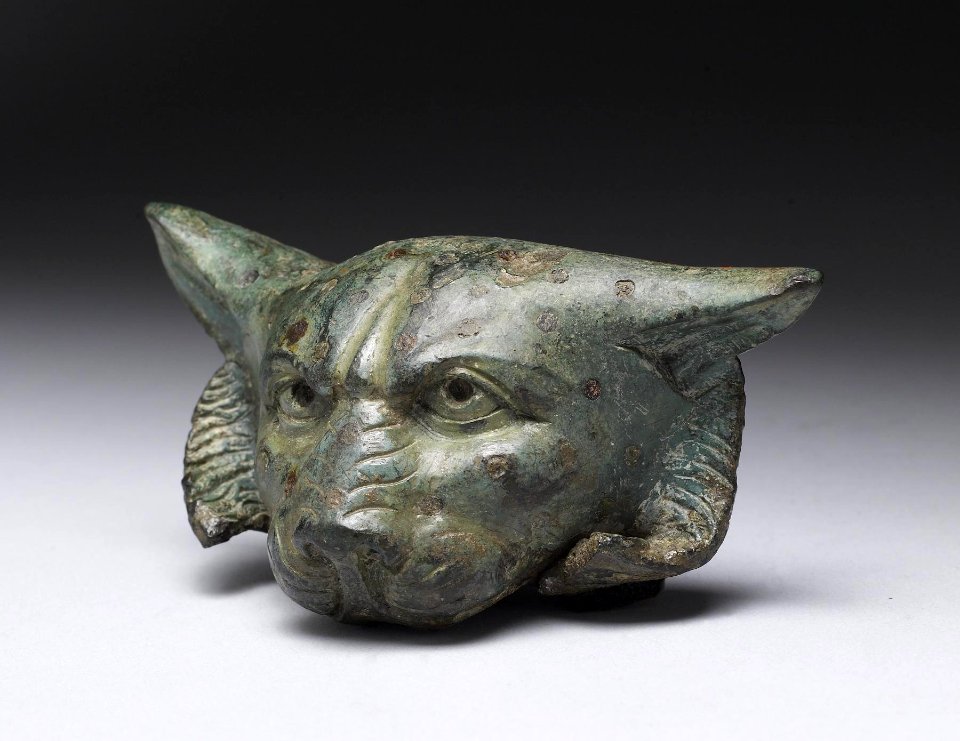 Roman - Hound's Head Appliqé from a Bed - Walters 54865 - Three Quarter Left