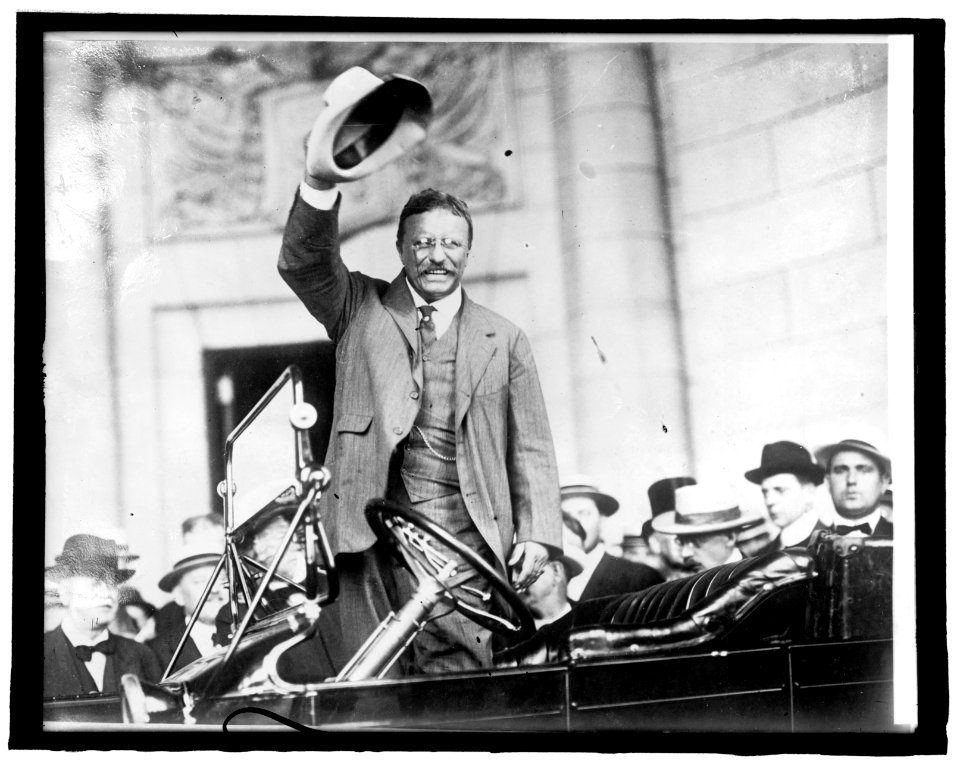 Roosevelt at Union Station, (Washington, D.C.), May 1914 LCCN2016852735