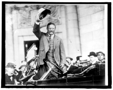 Roosevelt at Union Station, (Washington, D.C.), May 1914 LCCN2016852735
