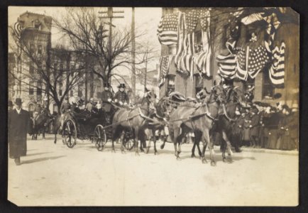 Roosevelt on his way to the Capitol LCCN2009634018