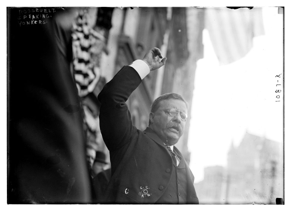 Roosevelt speaking, arm raised, Yonkers, NY LCCN2014685320